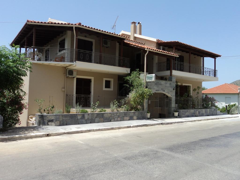 Erminia Studios Mousata Buitenkant foto