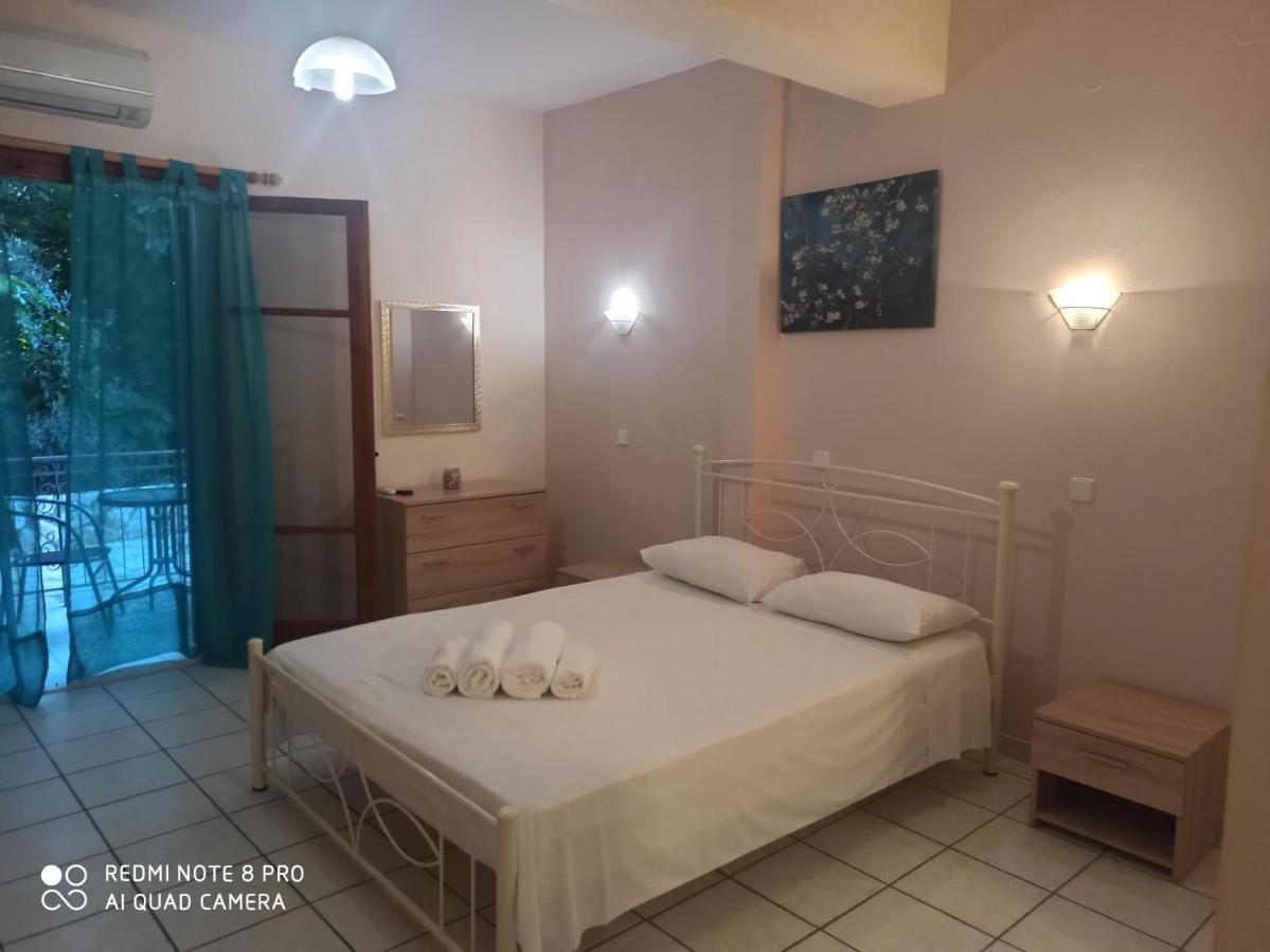 Erminia Studios Mousata Buitenkant foto
