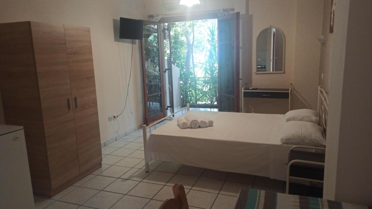 Erminia Studios Mousata Buitenkant foto