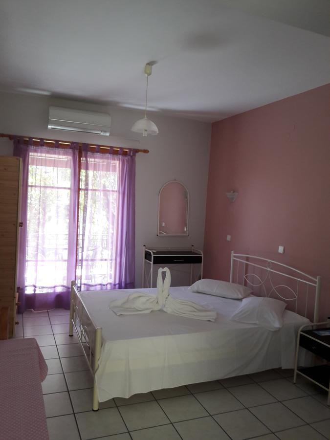 Erminia Studios Mousata Buitenkant foto